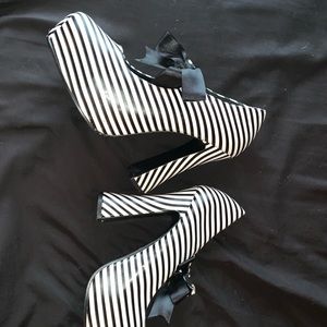 Striped and bow demonia heels